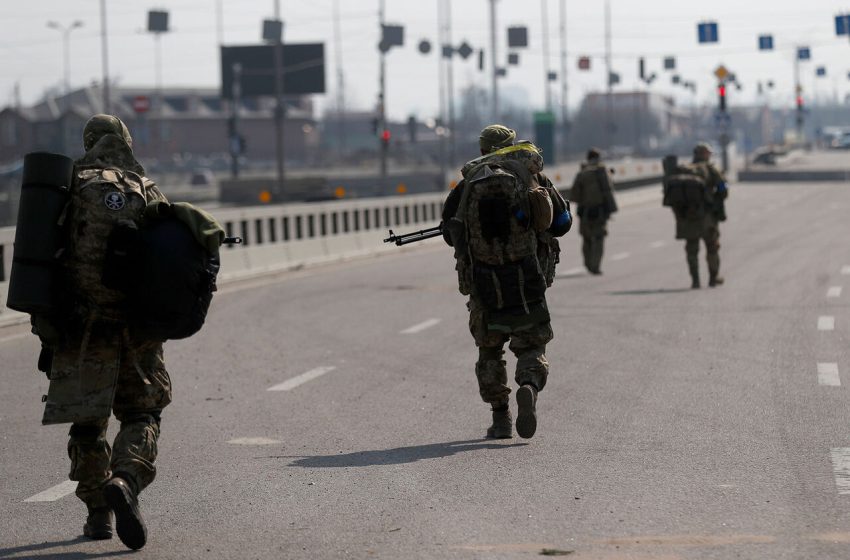  فرمان بسیج پوتین؛ برخی از شهروندان روس از بسیج نظامی فرار می‌کنند