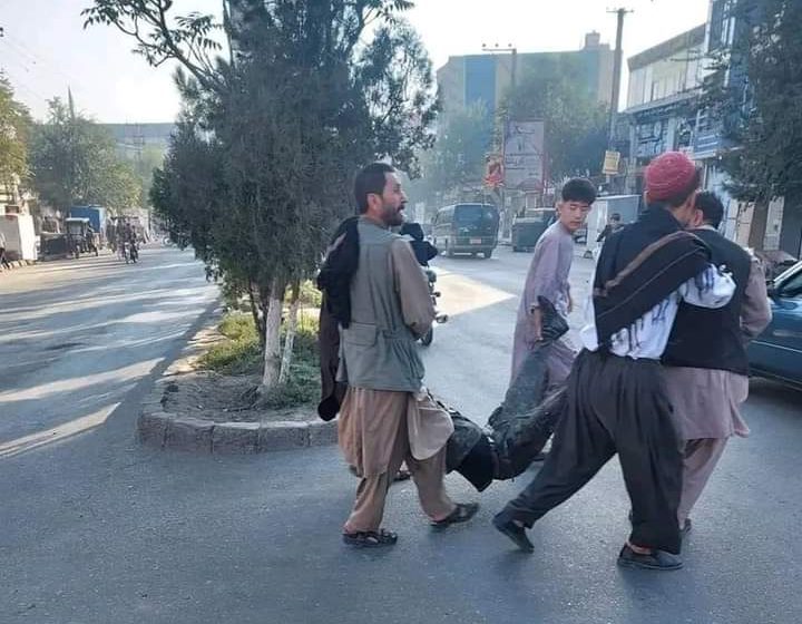  واکنش ها در برابر انفجار امروز؛ مجاهد و عبدالله عبدالله انفجار کابل را محکوم کردند