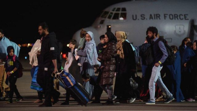  امریکا صدور ویزای دایمی به افغان ها را تسریع می بخشد
