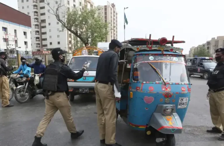  نگرانی مهاجران افغان در پاکستان؛ بیش از ۵۰ مهاجر غیرقانونی بازداشت شده است